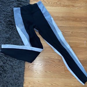 Athleta Crest Colorblock Tight